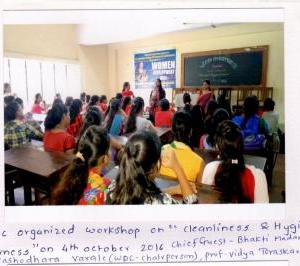 Students attending guidance lecture on competitive exam-6